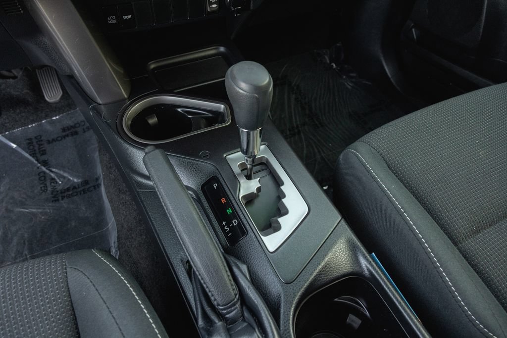 Used 2018 Toyota RAV4 XLE w/ All Weather Liner Package FWD image 17