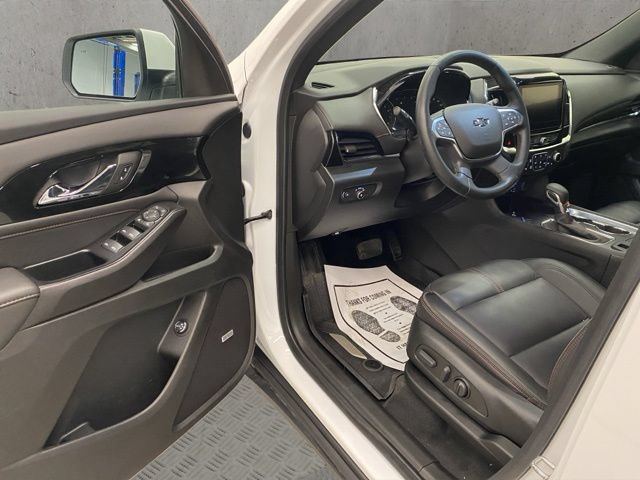 Used 2023 Chevrolet Traverse RS w/ LPO, Floor Liner Package AWD/4WD image 19