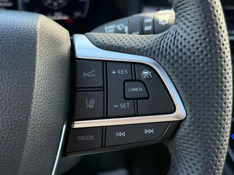 Used 2026 Toyota Sienna Limited image 22