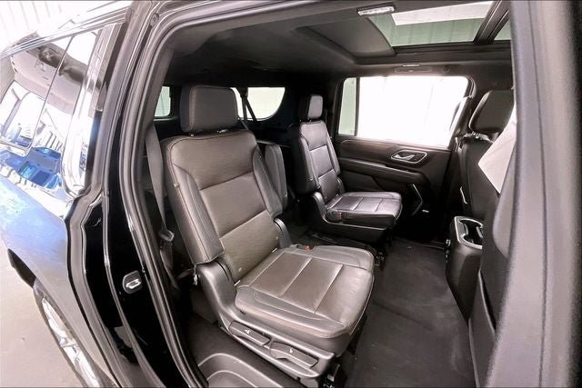 Used 2021 Chevrolet Suburban High Country w/ Premium Package AWD/4WD image 19