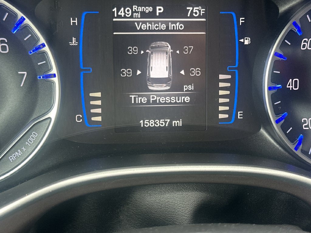 Used 2017 Chrysler Pacifica LX FWD image 18