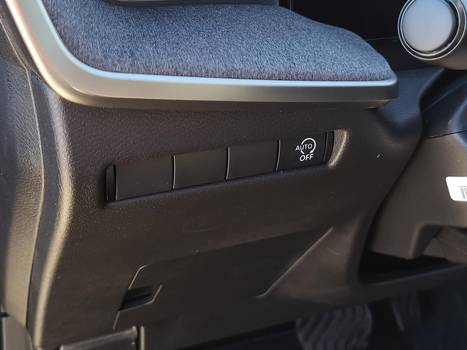 New 2026 Nissan Kicks S image 18