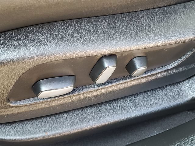 Used 2024 Cadillac XT6 Premium Luxury w/ LPO, Floor Liner Package AWD/4WD image 9