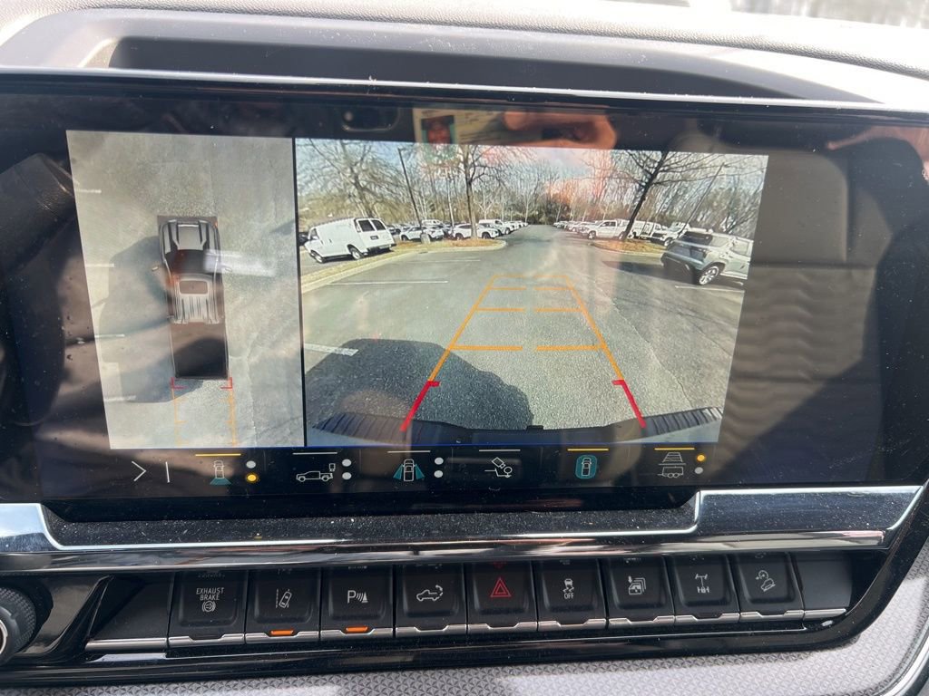 Used 2024 Chevrolet Silverado 2500 ZR2 w/ Technology Package image 32