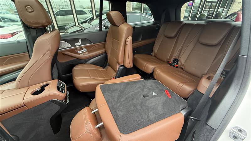 Used 2024 Mercedes-Benz GLS 450 4MATIC w/ AMG Line Exterior image 23