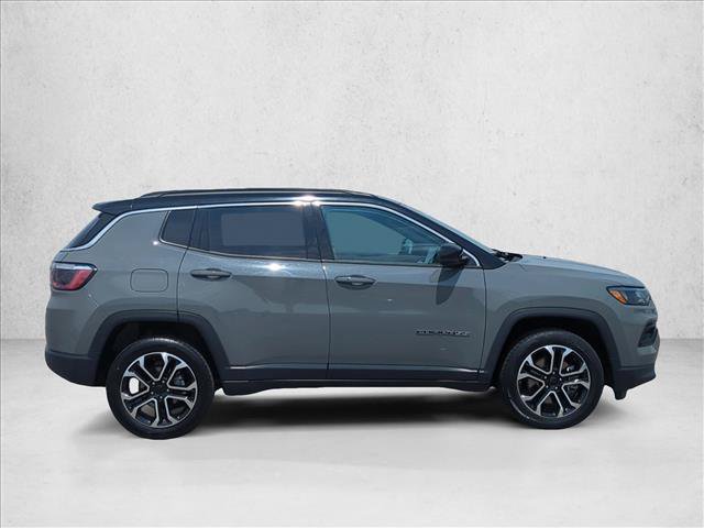 Used 2024 Jeep Compass Limited AWD/4WD image 4