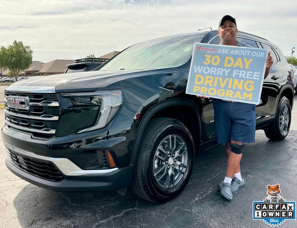 Used 2025 GMC Acadia Elevation image 1