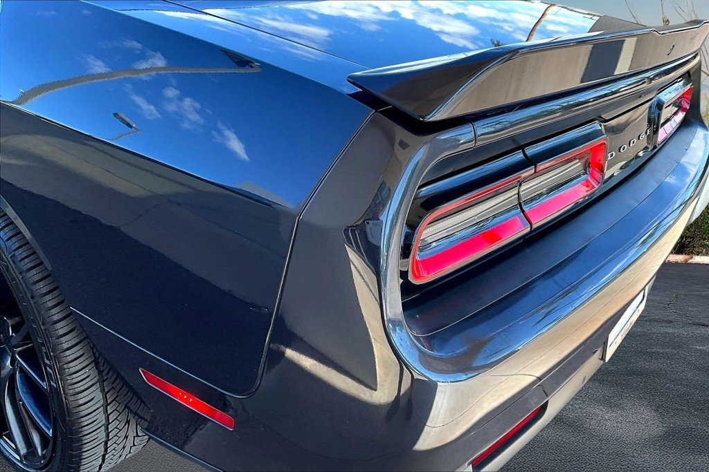 Used 2018 Dodge Challenger SXT w/ Driver Convenience Group RWD image 30