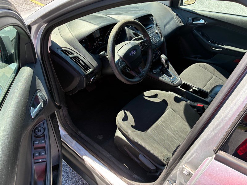 Used 2017 Ford Focus SE FWD image 7