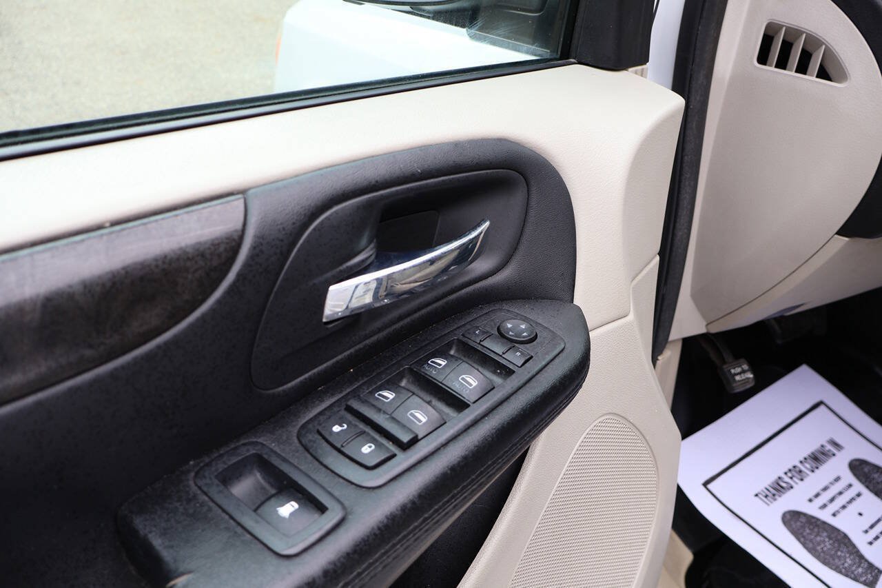 Used 2017 Dodge Grand Caravan SE w/ Power Window Group FWD image 20