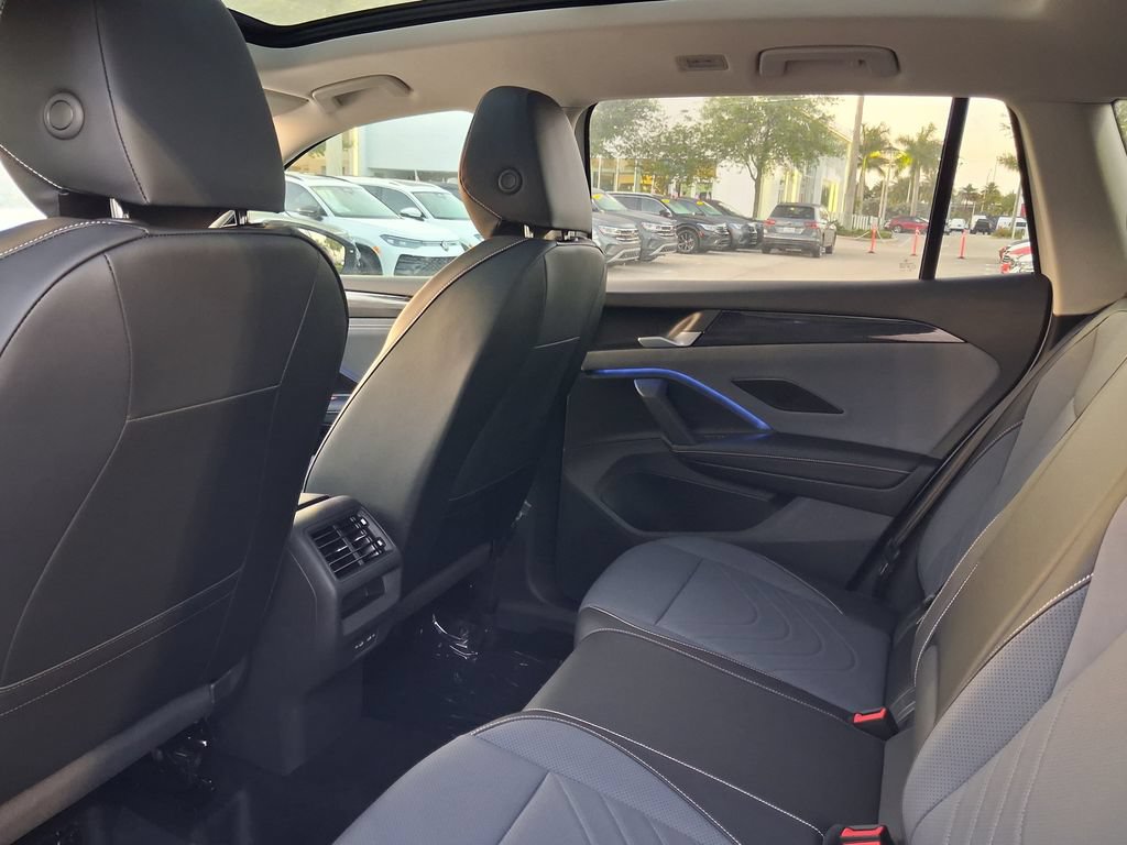 New 2026 Volkswagen Tiguan SE FWD image 5