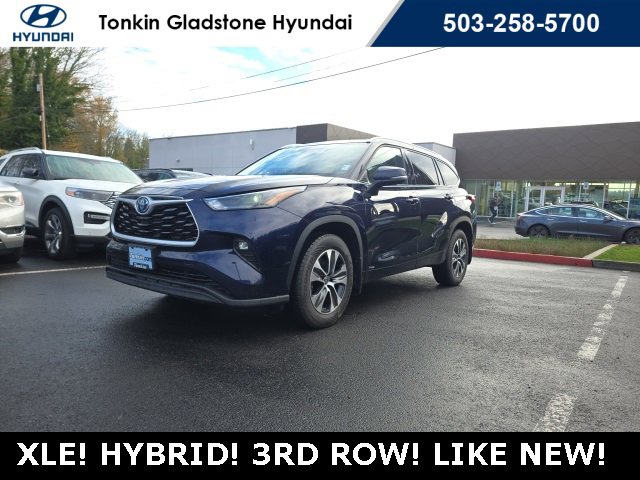 Used 2022 Toyota Highlander XLE image 3