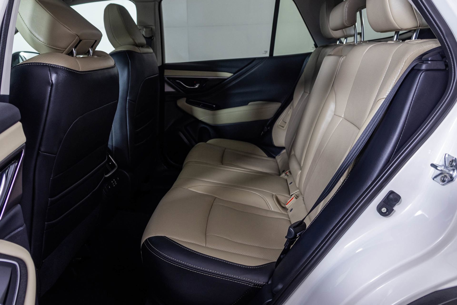 Used 2025 Subaru Outback Limited image 40