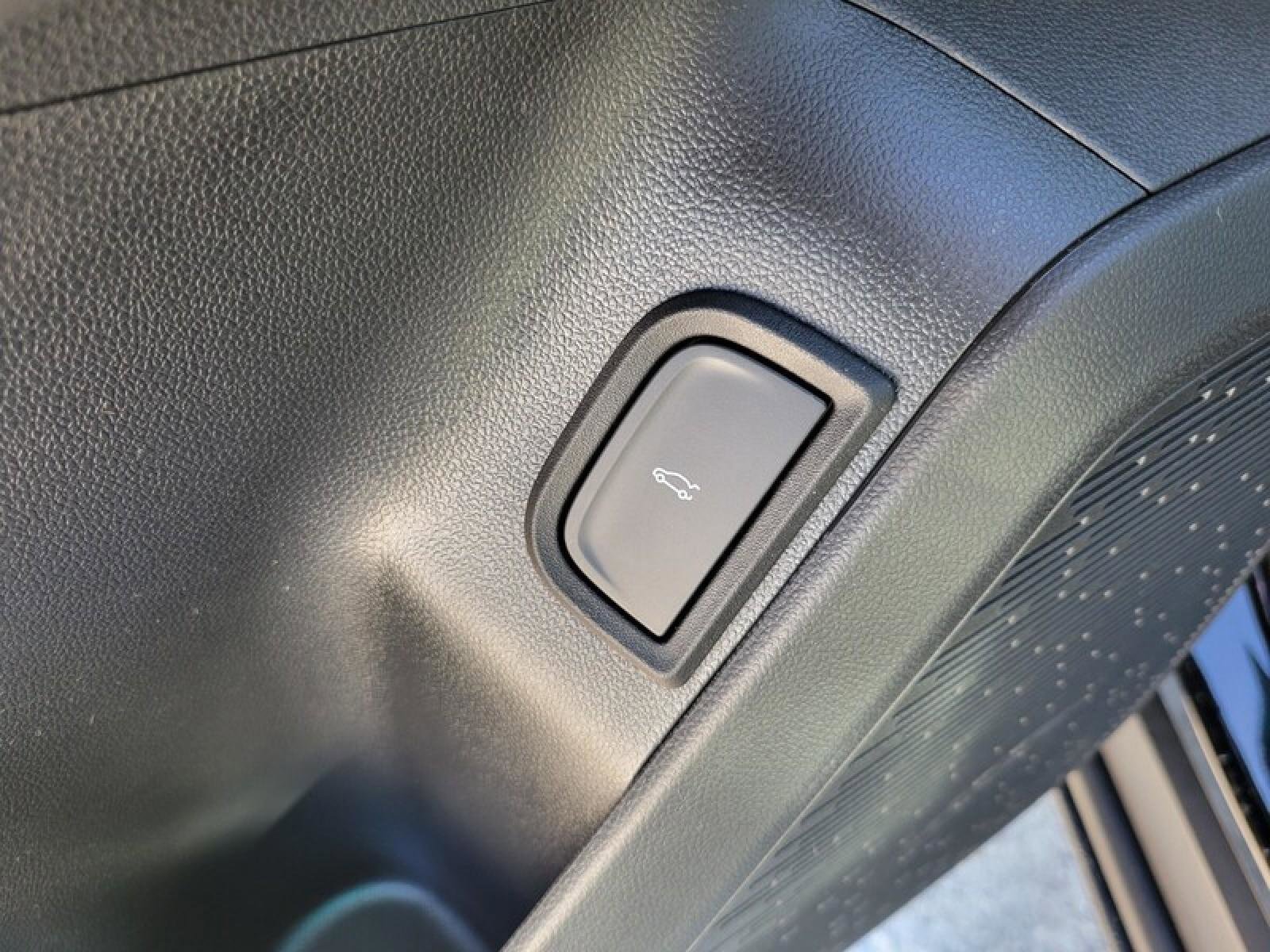 New 2026 GMC Terrain Denali w/ LPO, Floor Liner Package AWD/4WD image 15