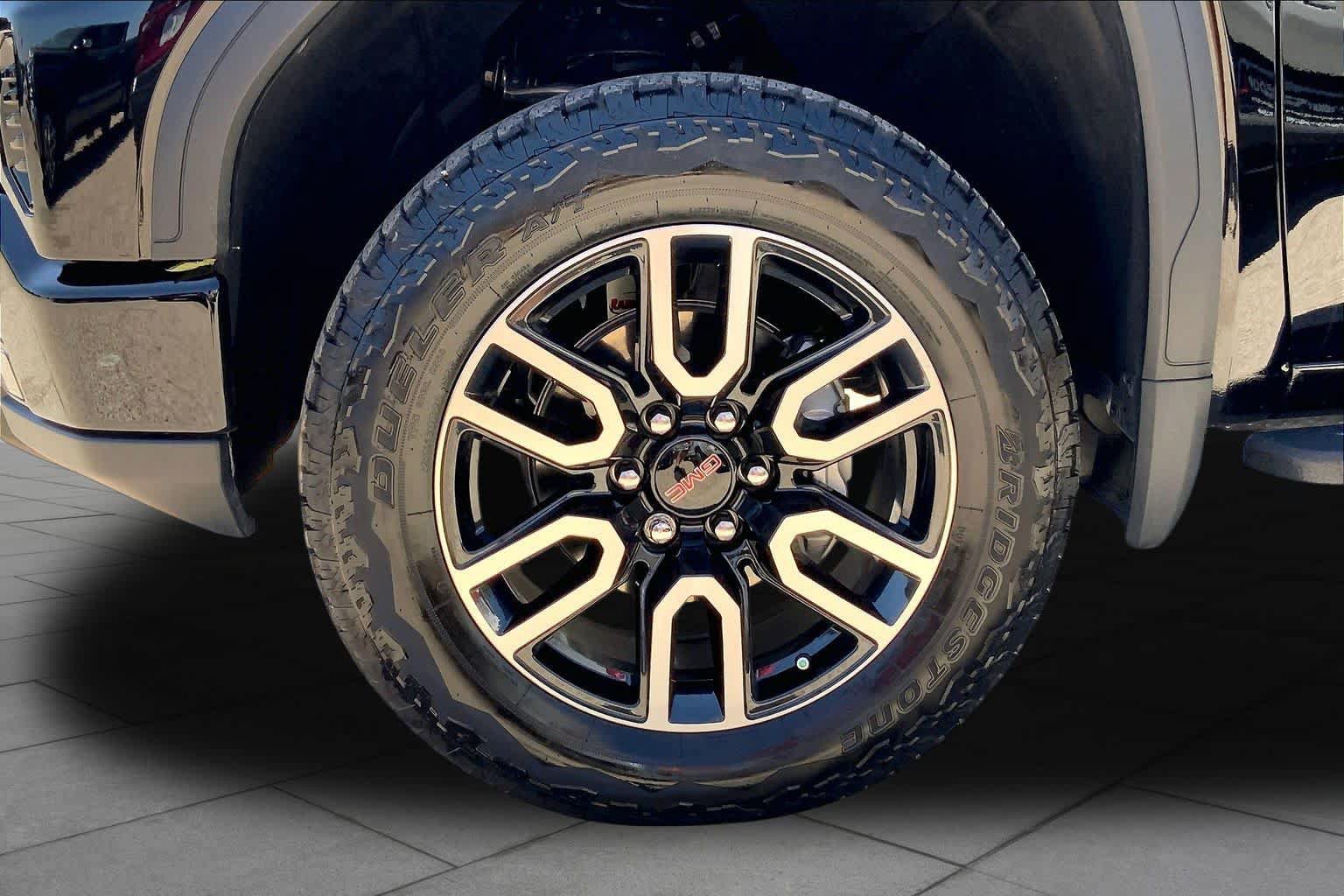 Used 2026 GMC Sierra 1500 AT4 w/ AT4 Premium Package AWD/4WD image 11