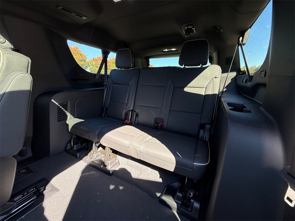 New 2026 Chevrolet Suburban Premier image 25