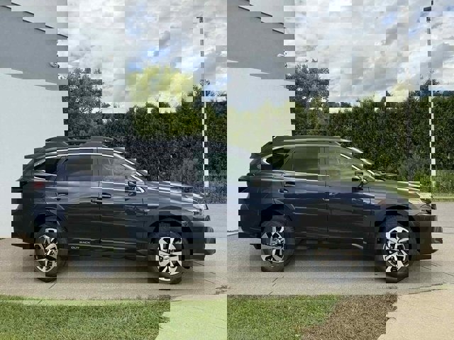 New 2025 Subaru Outback Premium image 2