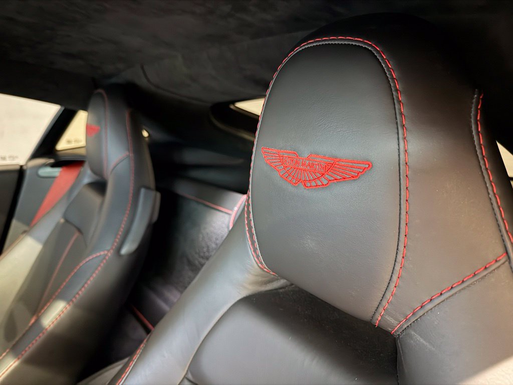 Used 2020 Aston Martin V8 Vantage Coupe RWD image 29