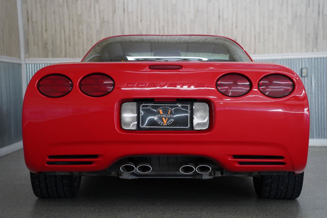 Used 2003 Chevrolet Corvette Coupe w/ Preferred Equipment Group RWD image 9