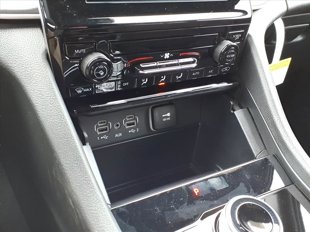 New 2025 Jeep Grand Cherokee Laredo image 22