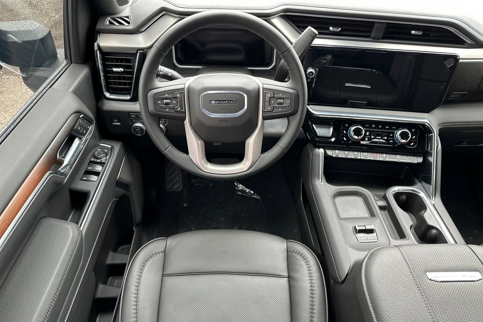 New 2026 GMC Sierra 2500 Denali w/ Denali Reserve Package image 15