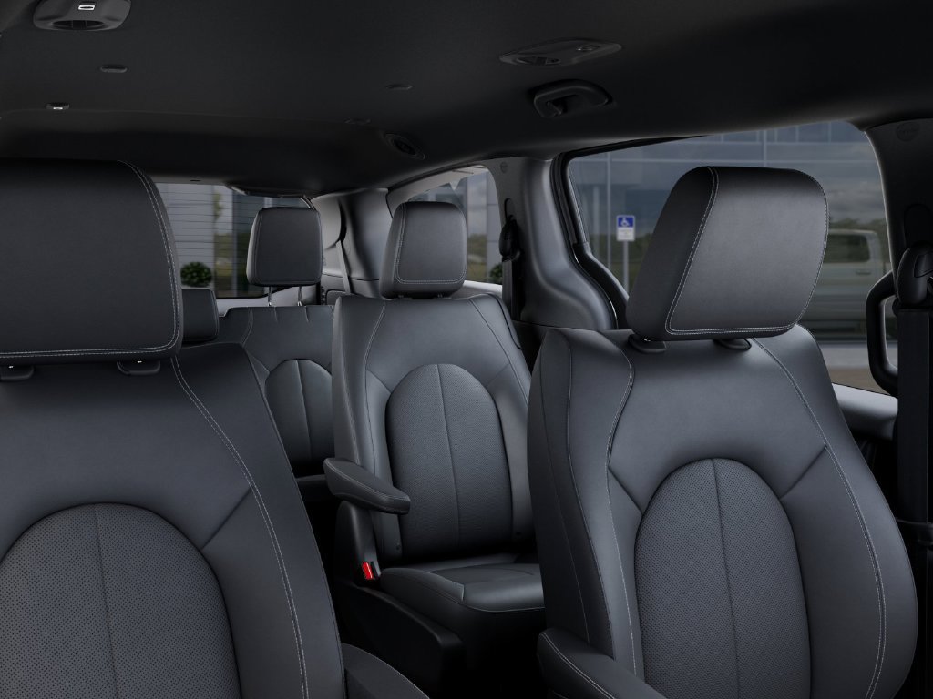 New 2027 Chrysler Pacifica Select FWD image 26
