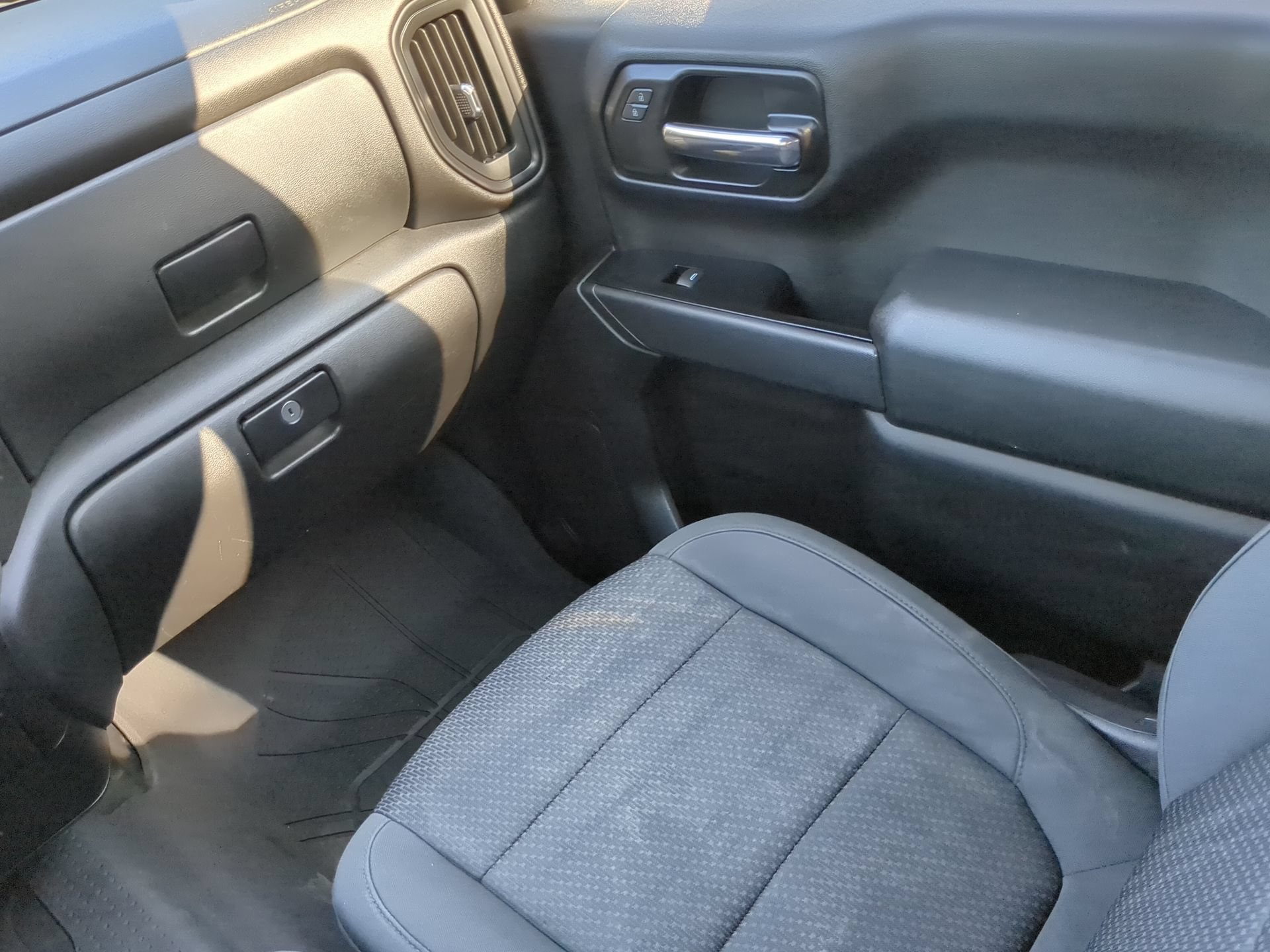 Used 2019 Chevrolet Silverado 1500 Custom Trail Boss w/ Custom Convenience Package AWD/4WD image 53