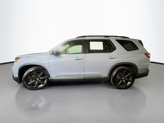 Used 2025 Honda Pilot Sport image 5