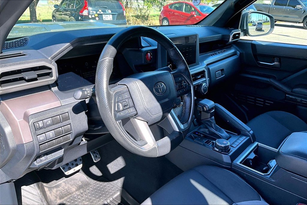 Used 2024 Toyota Tacoma TRD Sport AWD/4WD image 21