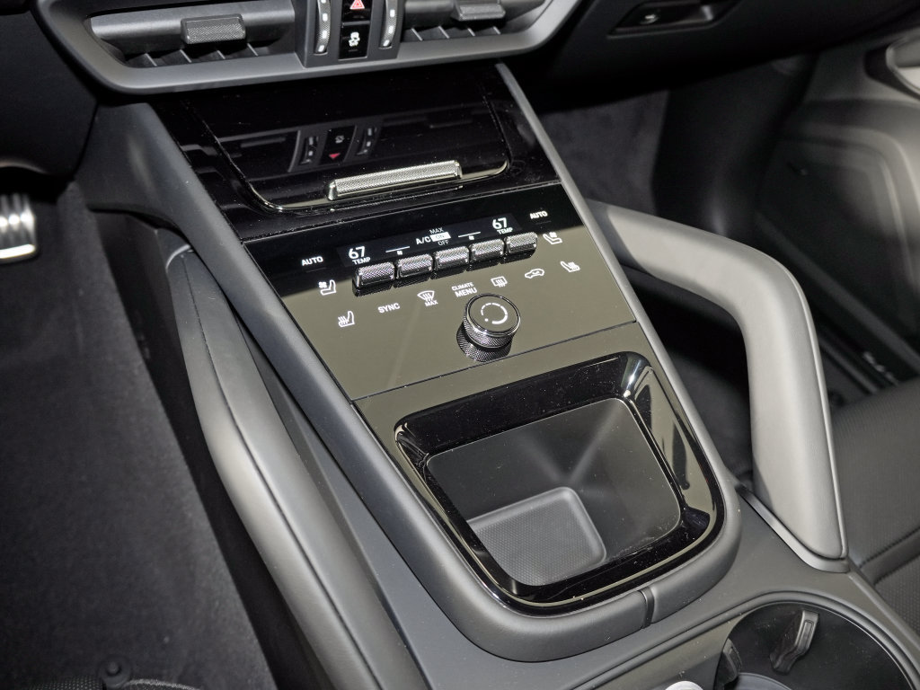 New 2027 Porsche Cayenne GTS AWD/4WD image 33