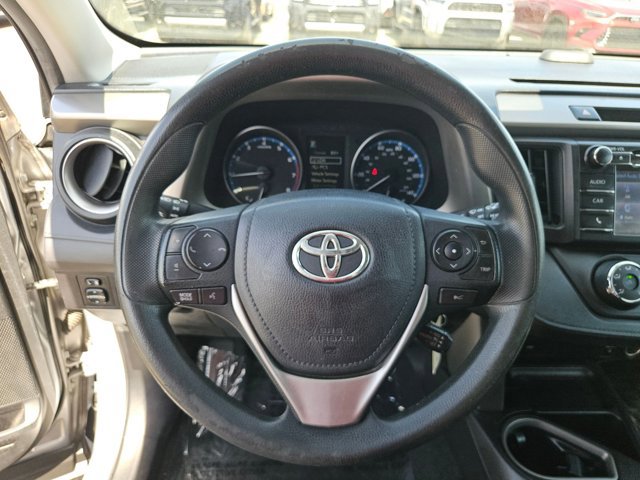 Used 2017 Toyota RAV4 LE FWD image 13