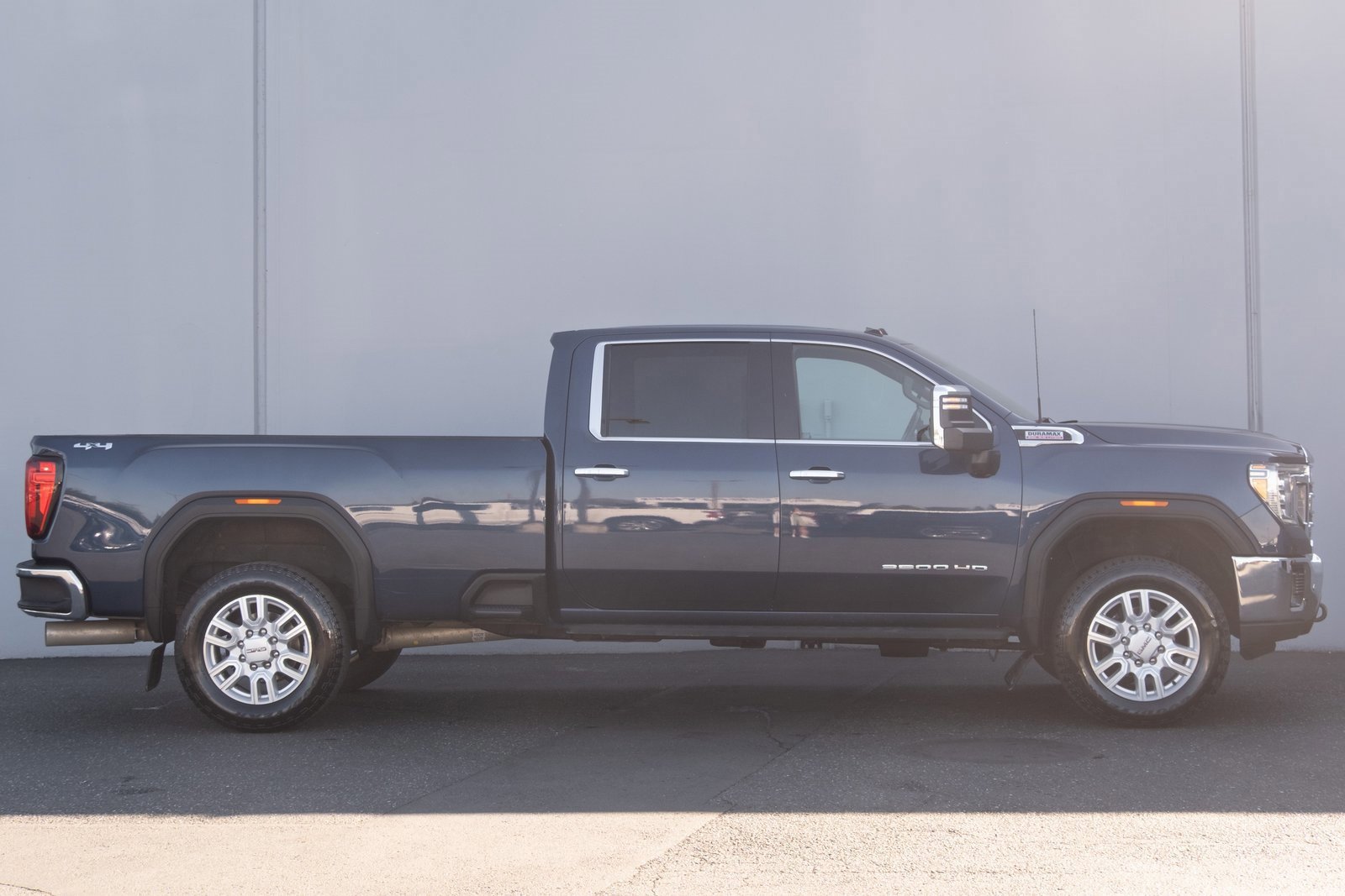 Used 2023 GMC Sierra 3500 SLT w/ SLT Preferred Package image 31