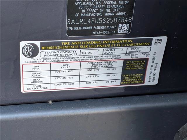 Used 2025 Land Rover Discovery Dynamic SE image 21