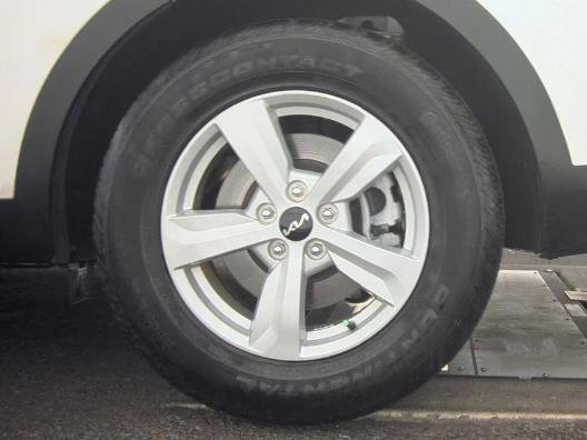 Used 2025 Kia Sorento LX image 13