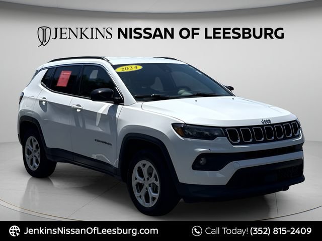 Used 2024 Jeep Compass Latitude AWD/4WD image 1