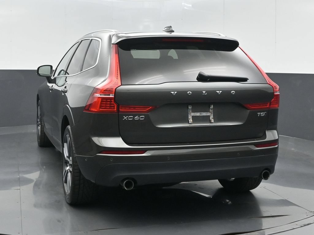 Used 2018 Volvo XC60 T5 Momentum w/ Vision Package AWD/4WD image 6
