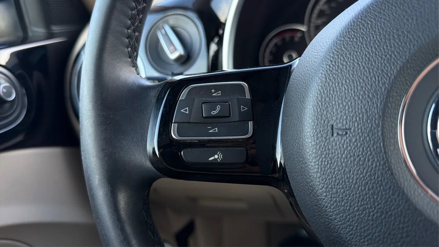 Used 2015 Volkswagen Beetle 1.8T FWD image 28