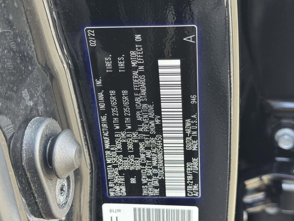 Used 2022 Toyota Highlander L image 28