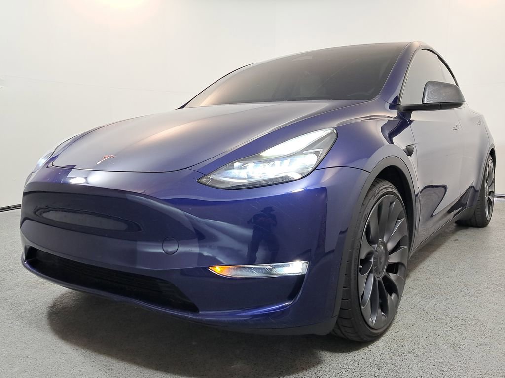 Used 2024 Tesla Model Y Performance image 3