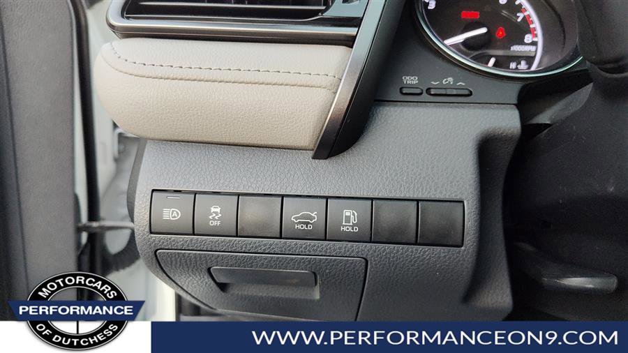 Used 2019 Toyota Camry XLE FWD image 19