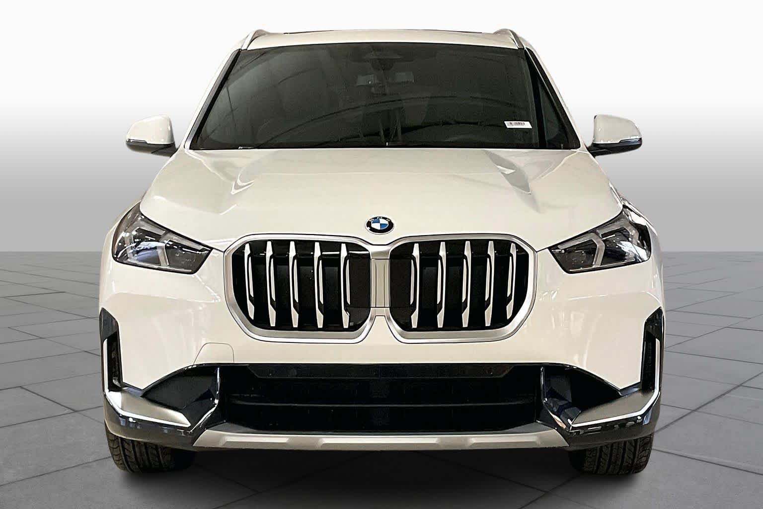 Used 2026 BMW X1 xDrive28i w/ Convenience Package AWD/4WD image 3