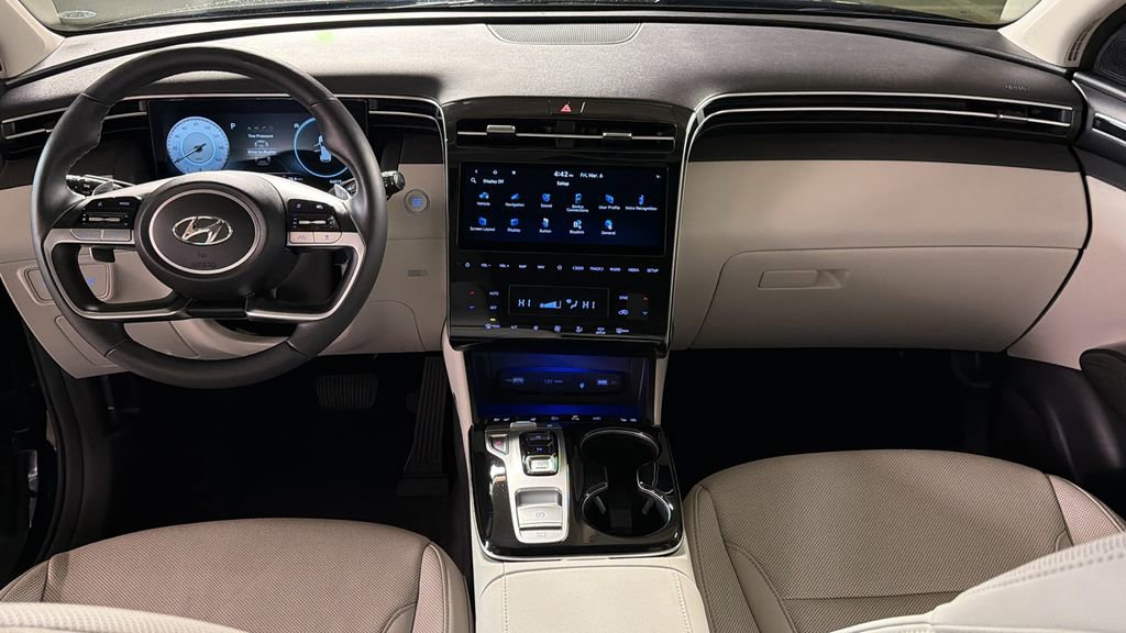 Used 2022 Hyundai Tucson Limited w/ Cargo Package image 17