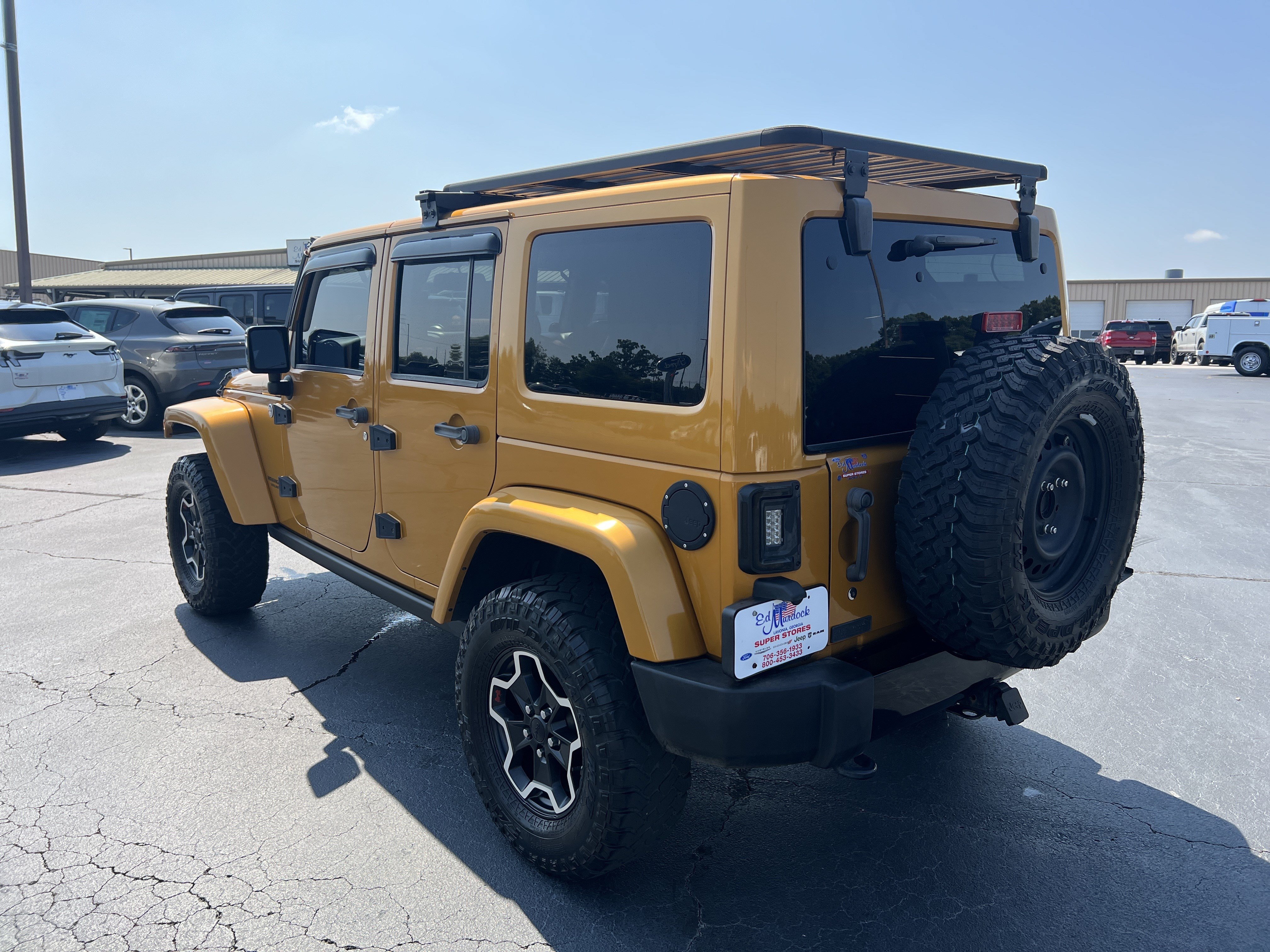 Used 2014 Jeep Wrangler Unlimited Sahara AWD/4WD image 7