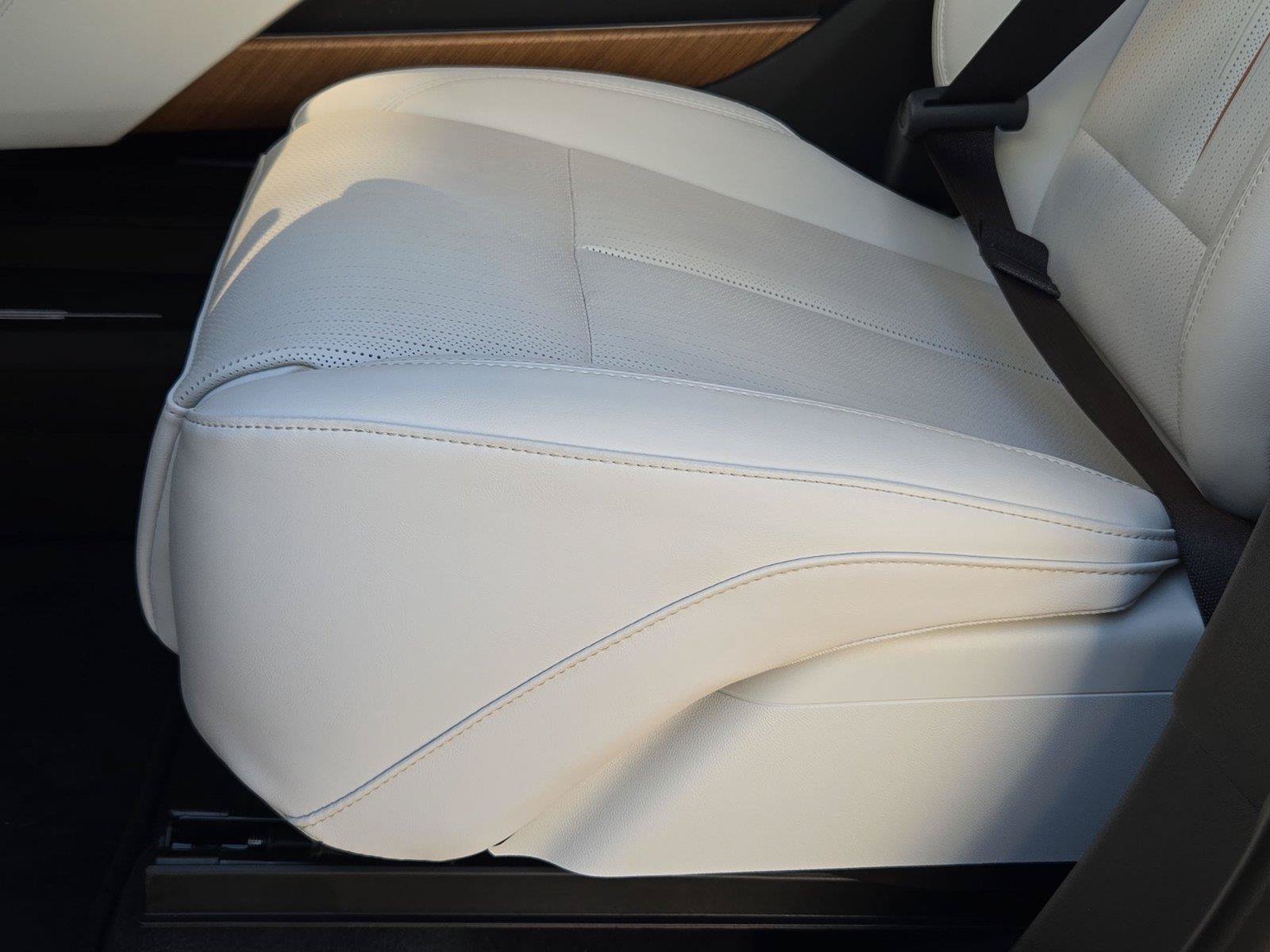 Certified 2026 Cadillac Vistiq Luxury AWD/4WD image 27