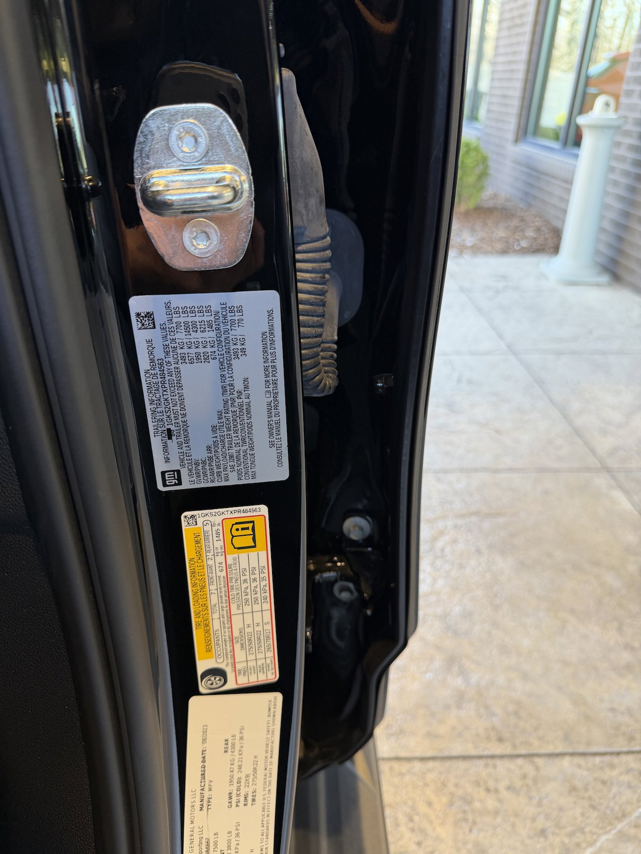 Used 2023 GMC Yukon XL SLT w/ SLT Luxury Package image 38