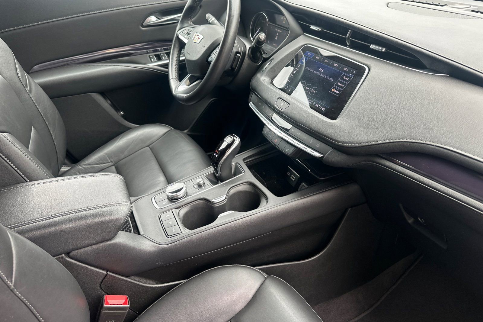 Used 2023 Cadillac XT4 Luxury w/ Cold Weather Package image 20