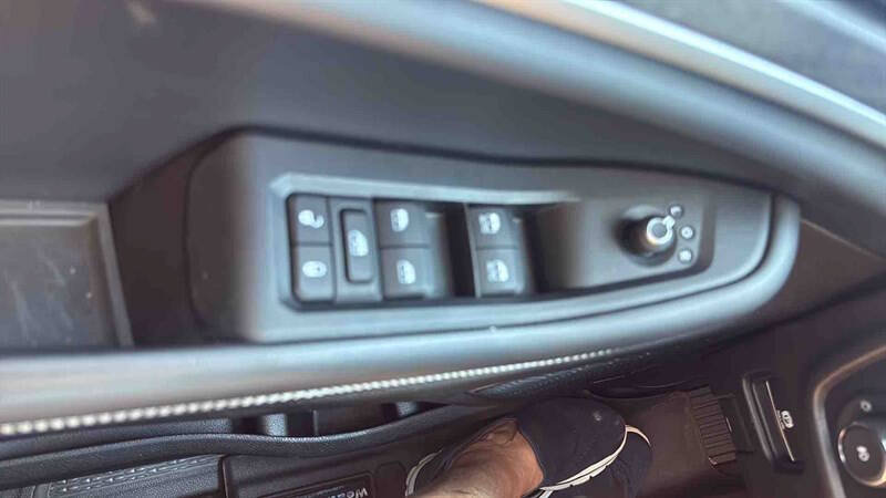 Used 2021 Jeep Grand Cherokee L Limited AWD/4WD image 24
