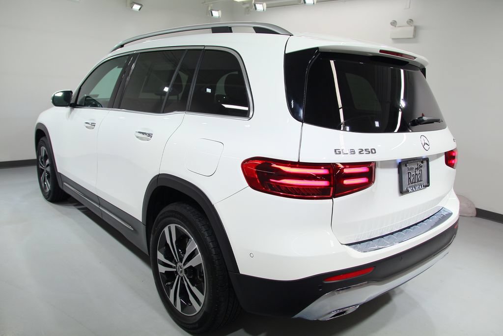 Used 2025 Mercedes-Benz GLB 250 4MATIC image 19