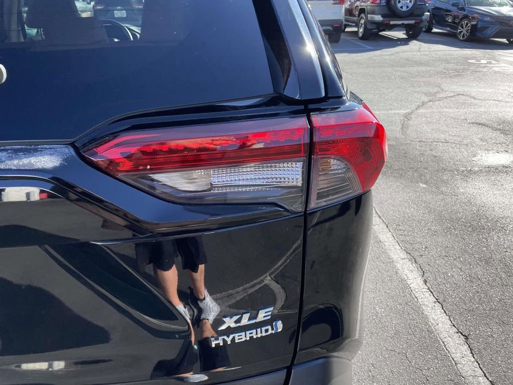 Used 2019 Toyota RAV4 XLE image 16