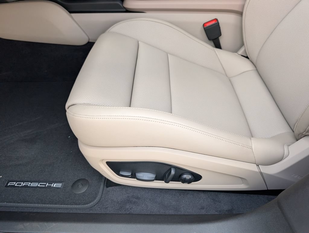 New 2026 Porsche Taycan 4S AWD/4WD image 21